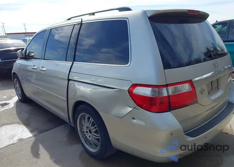 2005 Honda Odyssey Touring z USA, uszkodzony, nr VIN 5FNRL38825B123995